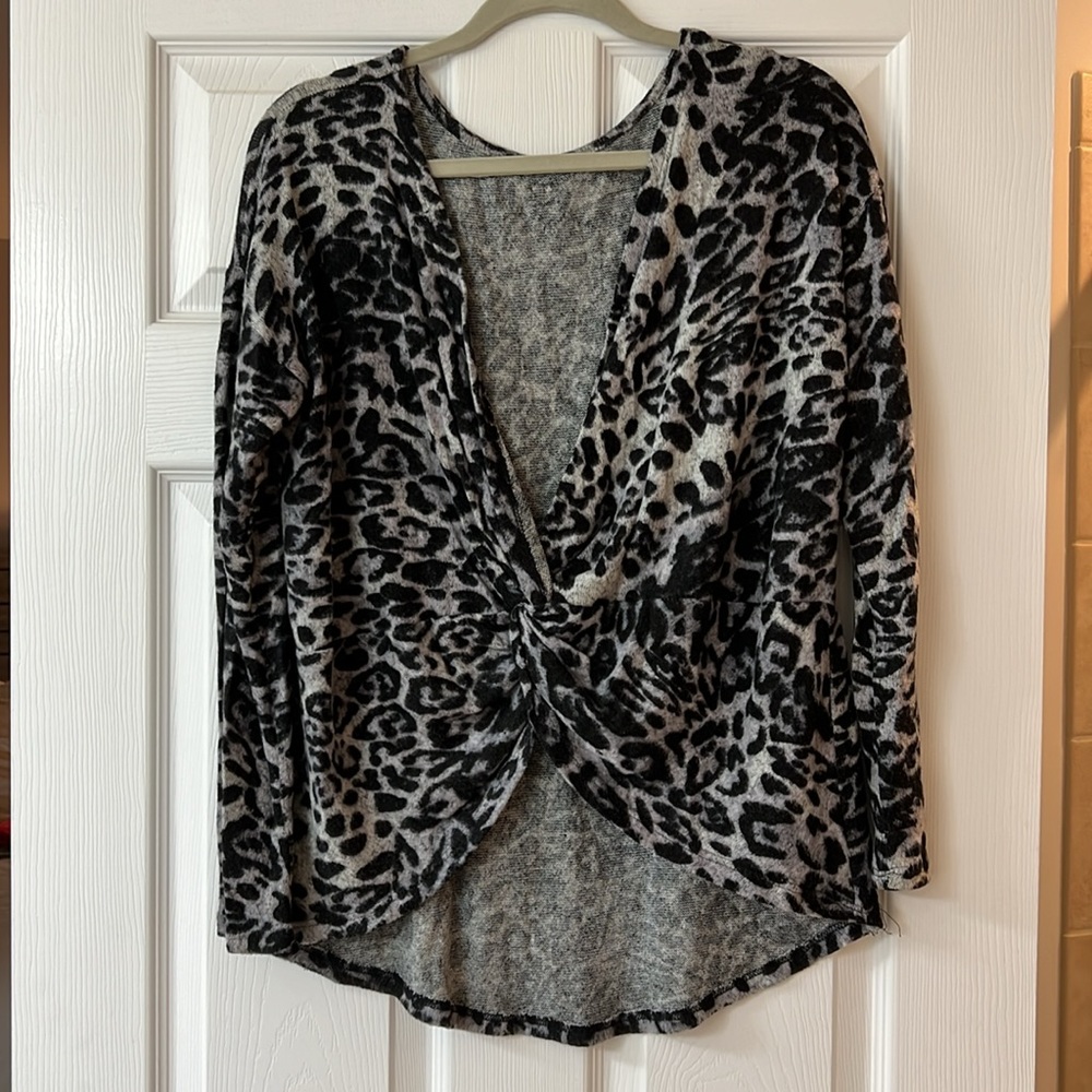 Open Back Sweater - Picture 2 of 4